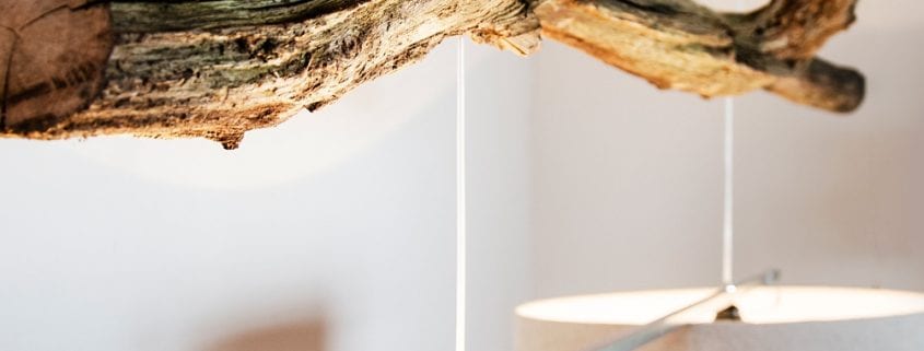 houten boomstronk hanglamp